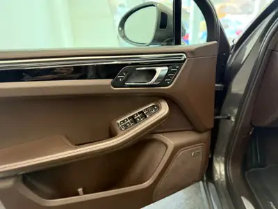 Porsche Macan 3.6 V6 Turbo Performance — SUV sportif 440 ch, tous terrains — Thumbnail 11