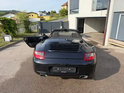 Porsche 911 3.6 Carrera 4 Cabriolet — Roadster sportif mythique, 102'000 km — côté