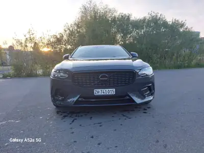 Volvo V90 D5 R-Design AWD — Break premium diesel 235 ch, entretien à jour — exterior view