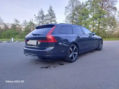 Volvo V90 D5 R-Design AWD — Break premium diesel 235 ch, entretien à jour — rear view