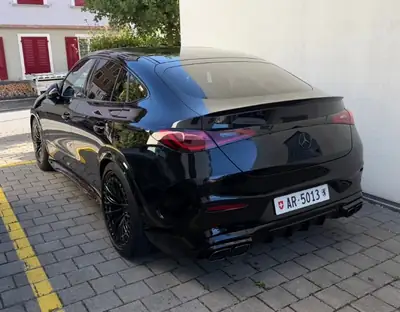 Mercedes-Benz GLC 43 AMG — Performance hybride et luxe sport, 17'000 km seulement — côté