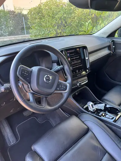 Volvo XC40 2.0 B4 AWD — SUV compact premium, moteur efficient et design scandinave — Miniatur 9