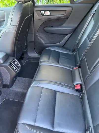 Volvo XC40 2.0 B4 AWD — SUV compact premium, moteur efficient et design scandinave — Miniatur 11