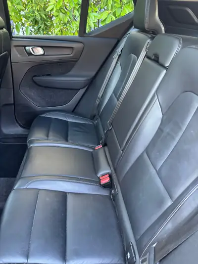 Volvo XC40 2.0 B4 AWD — SUV compact premium, moteur efficient et design scandinave — Miniatur 10