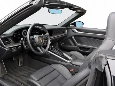Porsche 911 Turbo S Cabriolet — 650 ch, toiture électrique, affaire rare — arrière