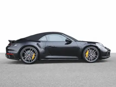 Porsche 911 Turbo S Cabriolet — 650 ch, toiture électrique, affaire rare — tableau de bord