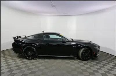 Ford Mustang GT Premium 2024 — Coupé muscle américain 488 ch, Performance maximale — intérieur