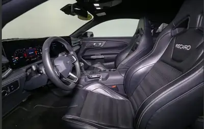 Ford Mustang GT Premium 2024 — Coupé muscle américain 488 ch, Performance maximale — Miniature 8