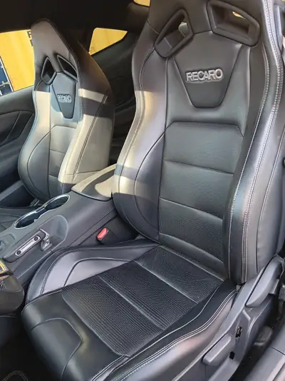 Ford Mustang GT Premium 2024 — Coupé muscle américain 488 ch, Performance maximale — Miniature 9