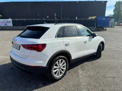 Audi Q3 45 TFSI e S line — SUV hybride rechargeable, 245 ch, entretien récent — Innenraum