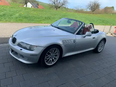 BMW Z3 3.0i — Roadster légendaire, 231 ch, transmission manuelle — fianco