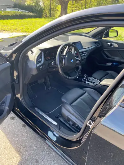 BMW 120d xDrive — Berline dynamique diesel, 78 000 km, traction intégrale — interior