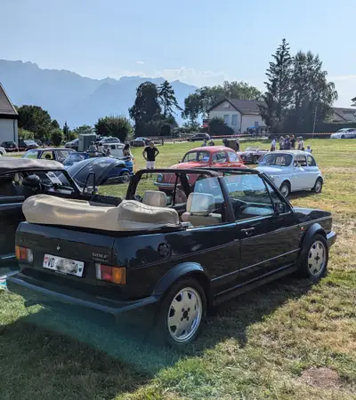 VW Golf Cabriolet 1.8 Classic Line — Décapotable vintage 1992, cuir authentique — fianco