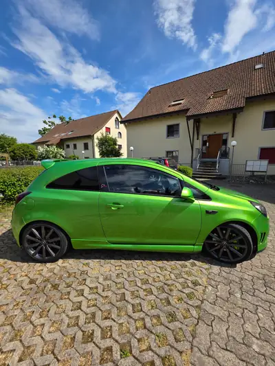 Opel Corsa 1.6 T OPC Nürburgring — Sportive compacte 210 ch, édition collector — cruscotto