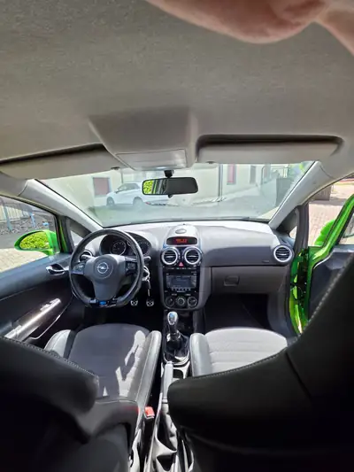 Opel Corsa 1.6 T OPC Nürburgring — Sportive compacte 210 ch, édition collector — Miniatura 9