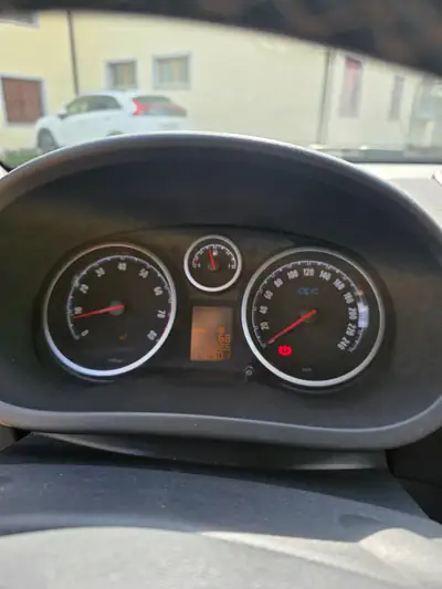 Opel Corsa 1.6 T OPC Nürburgring — Sportive compacte 210 ch, édition collector — Miniatura 10