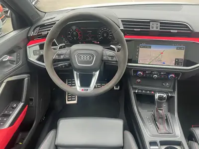 Audi RS Q3 2.5 TFSI Quattro — 400 ch, équipement RS complet, 22 000 km seulement — détail
