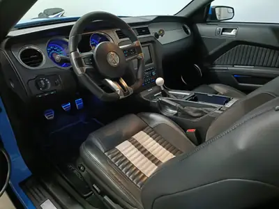 Ford Mustang Shelby GT 500 — Muscle car légendaire, 557 ch et seulement 32'000 km — intérieur