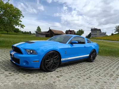 Ford Mustang Shelby GT 500 — Muscle car légendaire, 557 ch et seulement 32'000 km — Miniature 9