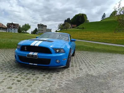 Ford Mustang Shelby GT 500 — Muscle car légendaire, 557 ch et seulement 32'000 km — Miniature 7