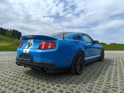 Ford Mustang Shelby GT 500 — Muscle car légendaire, 557 ch et seulement 32'000 km — Miniature 10