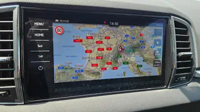 Skoda Karoq 2.0 TDI 190 4x4 — SUV robuste, transmission DSG, 76'000 km — Miniatur 7
