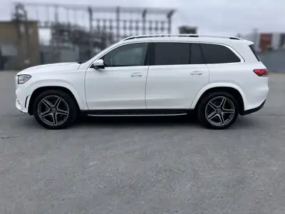 Mercedes-Benz GLS 450 AMG Line — SUV 7 places, motorisation hybride et équipements premium — Heckansicht