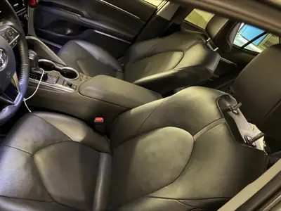 Toyota Camry 2.5 HSD Premium 2021 — Berline hybride élégante, 69 700 km seulement — Detail
