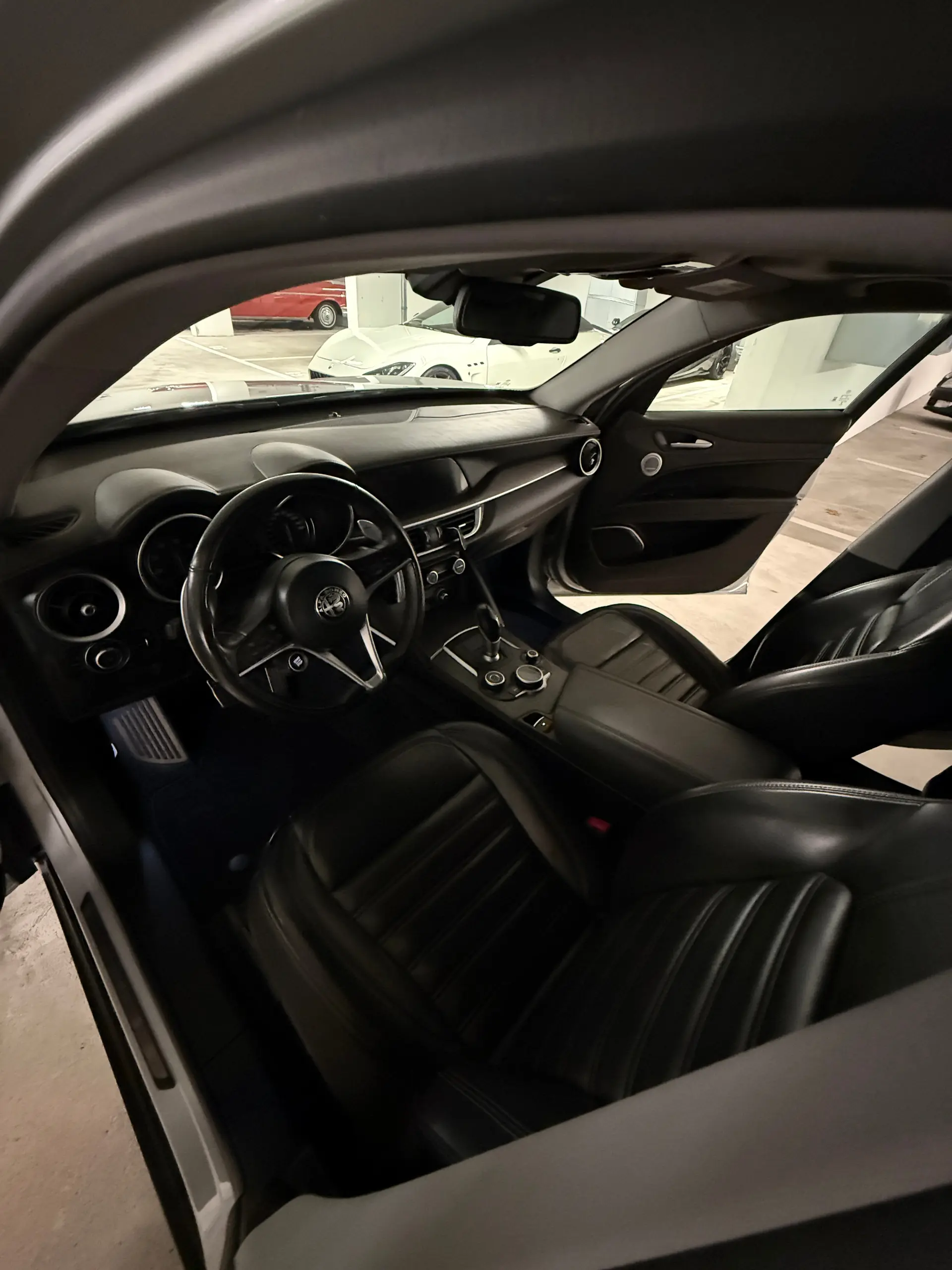 Alfa Romeo Stelvio 2.0 Q4 280 — SUV sportif all-terrain, 137'000 km, sans sinistre