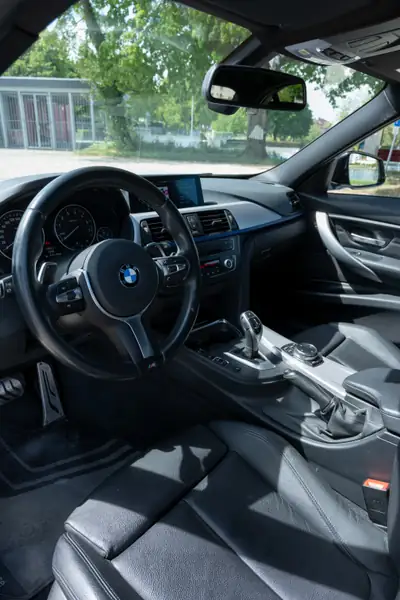 BMW 335i xDrive M Performance — Berline sportive 340 ch, tuning premium et freinage géométrique — Miniatur 7