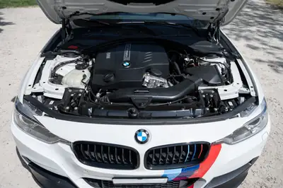 BMW 335i xDrive M Performance — Berline sportive 340 ch, tuning premium et freinage géométrique — Miniatur 8
