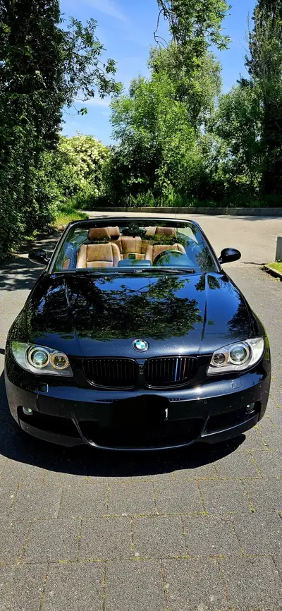 BMW 120i Cabriolet 2009 — Décapotable sportive, 170 ch et faible kilométrage — vista posteriore