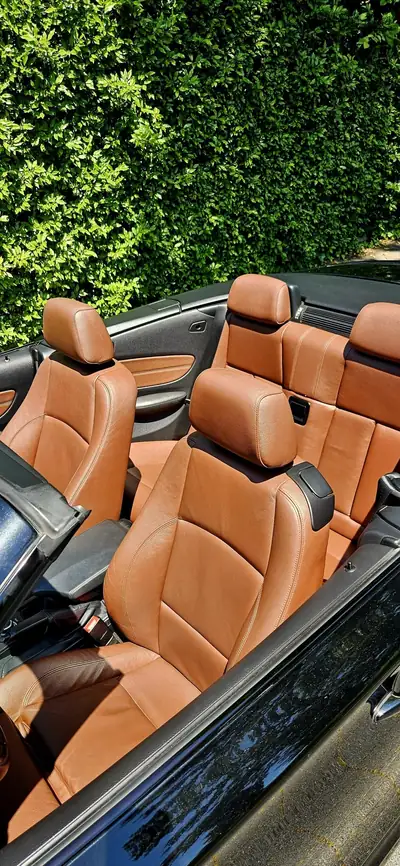 BMW 120i Cabriolet 2009 — Décapotable sportive, 170 ch et faible kilométrage — Miniatura 7