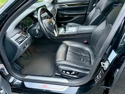 BMW 730Ld xDrive — Berline de prestige diesel, entretien BMW impeccable — Thumbnail 14