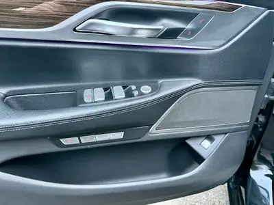 BMW 730Ld xDrive — Berline de prestige diesel, entretien BMW impeccable — Thumbnail 15