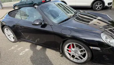 Porsche 911 Cabriolet 4S PDK — Roadster sportif d'exception, 113'930 km — Seitenansicht