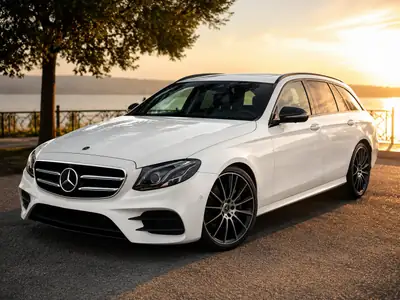 Mercedes-Benz E 220 d AMG Line — Break élégant, motorisation efficace et équipements premium — Außenansicht
