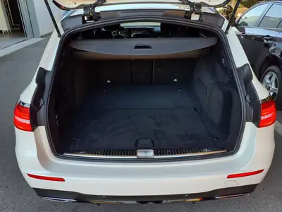 Mercedes-Benz E 220 d AMG Line — Break élégant, motorisation efficace et équipements premium — Miniatur 12