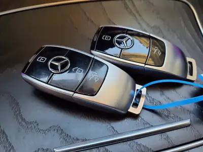 Mercedes-Benz E 220 d AMG Line — Break élégant, motorisation efficace et équipements premium — Miniatur 13