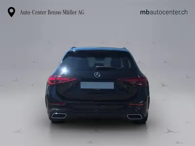 Mercedes-Benz C 200 AMG Line 4matic Kombi — Élégance et polyvalence hybride 2024 — intérieur