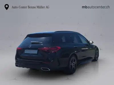 Mercedes-Benz C 200 AMG Line 4matic Kombi — Élégance et polyvalence hybride 2024 — tableau de bord