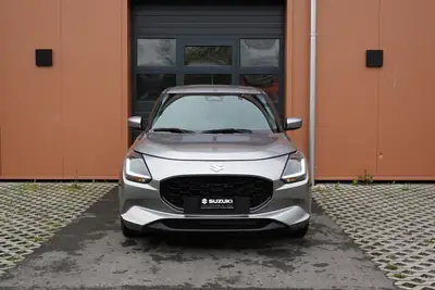 Suzuki Swift 1.2 Hybrid Compact+ — Citadine économe avec technologie hybride et équipements modernes — côté