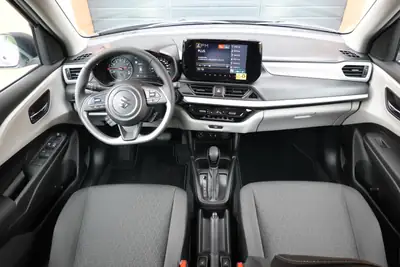 Suzuki Swift 1.2 Hybrid Compact+ — Citadine économe avec technologie hybride et équipements modernes — Miniature 11