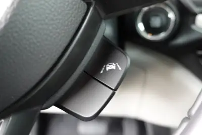 Suzuki Swift 1.2 Hybrid Compact+ — Citadine économe avec technologie hybride et équipements modernes — Miniature 13