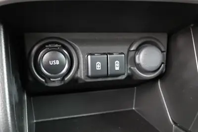 Suzuki Swift 1.2 Hybrid Compact+ — Citadine économe avec technologie hybride et équipements modernes — Miniature 23