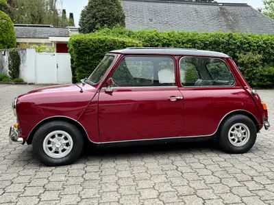 MINI 1000 — Icône rétro de 1974, moteur essence 39 ch, 53'000 km seulement — fianco