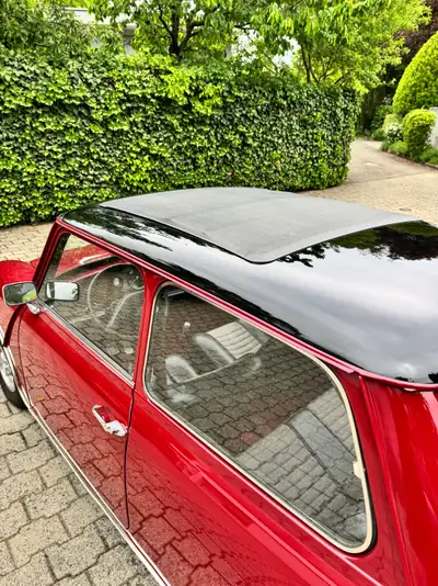 MINI 1000 — Icône rétro de 1974, moteur essence 39 ch, 53'000 km seulement — interni
