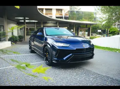 Lamborghini Urus E-Gear Performante 60 Anniversario — Le SUV italien haute performance — Außenansicht