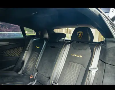 Lamborghini Urus E-Gear Performante 60 Anniversario — Le SUV italien haute performance — Miniatur 9