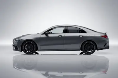 Mercedes-Benz CLA 35 AMG 4Matic — Performance sportive et élégance berline — Seitenansicht